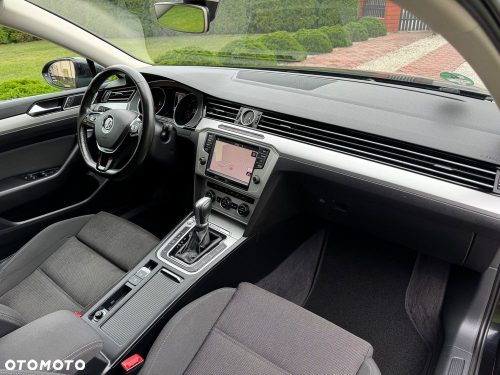 Volkswagen Passat 2.0 TDI SCR 4Mot DSG Highline - 17