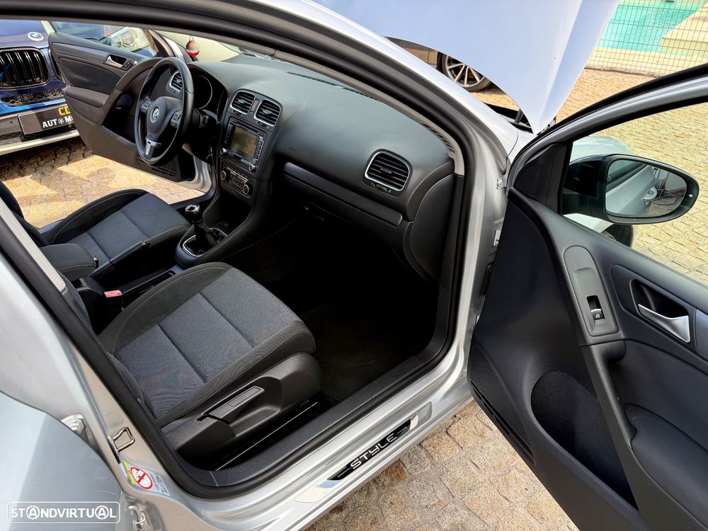 VW Golf 1.6 TDi Style - 48