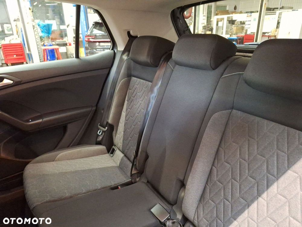 Volkswagen T-Cross - 16