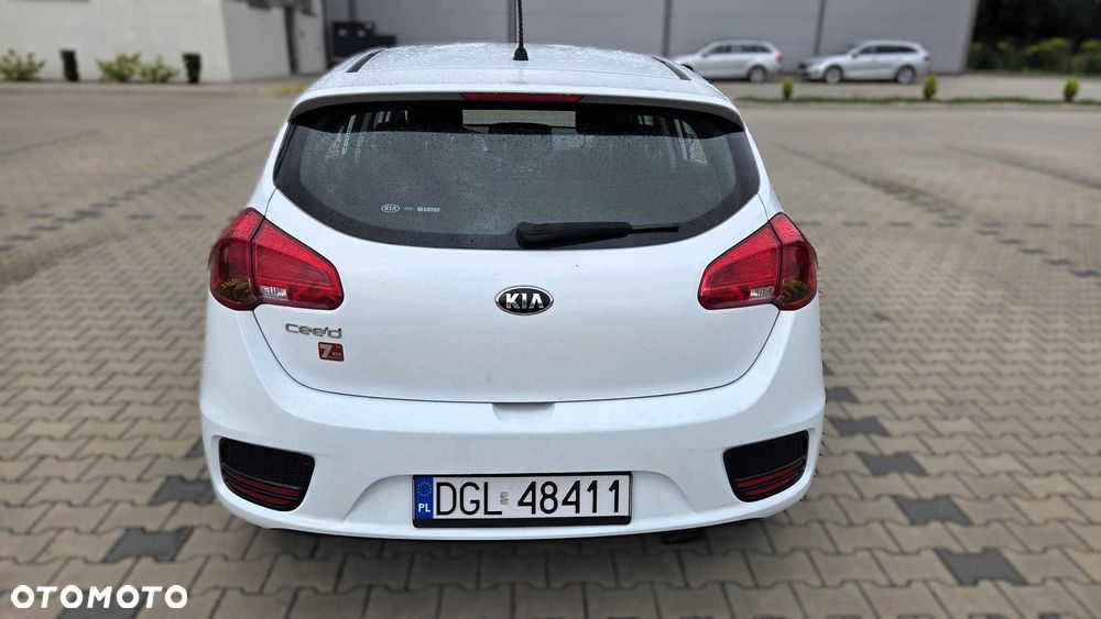 Kia Ceed - 4