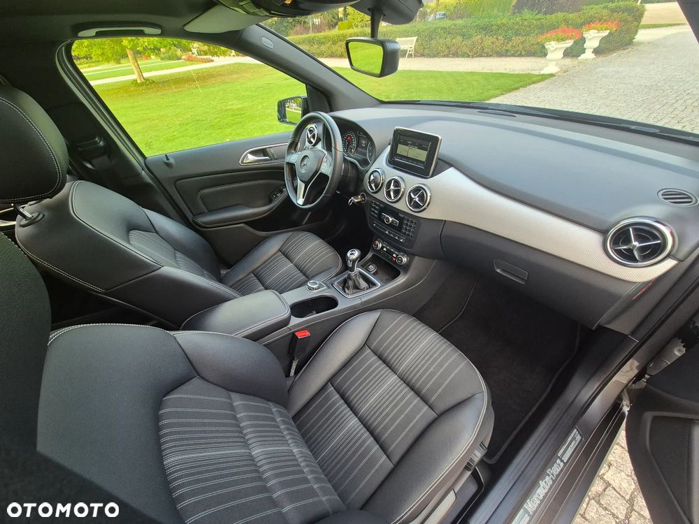 Mercedes-Benz Klasa B 180 AMG Line - 15