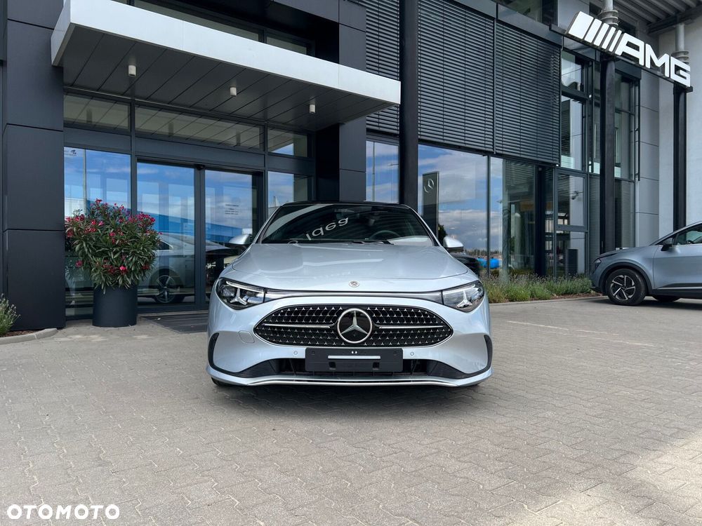 Mercedes-Benz CLA - 4