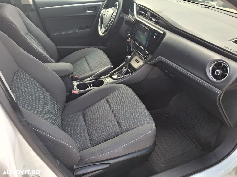 Toyota Corolla - 12