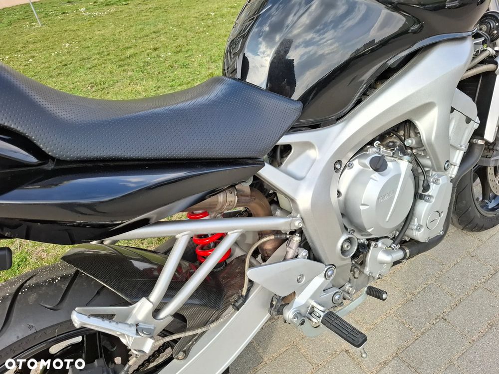 Yamaha FZ6 - 32