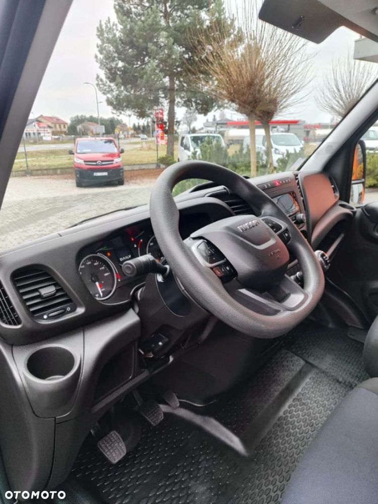 Iveco Daily - 12