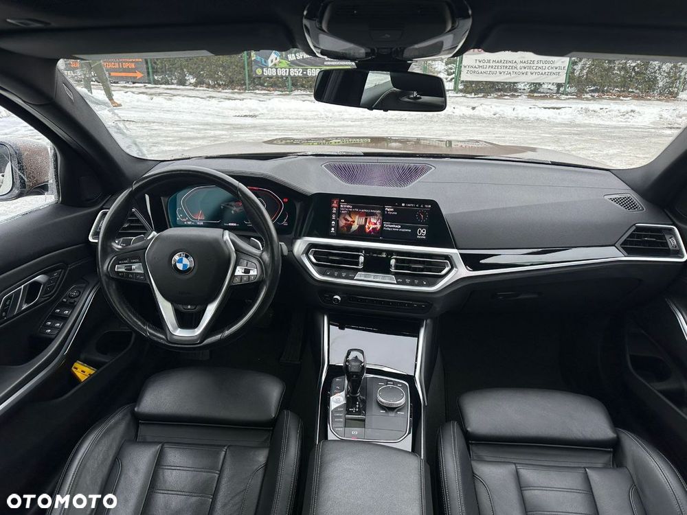 BMW Seria 3 330i xDrive - 6