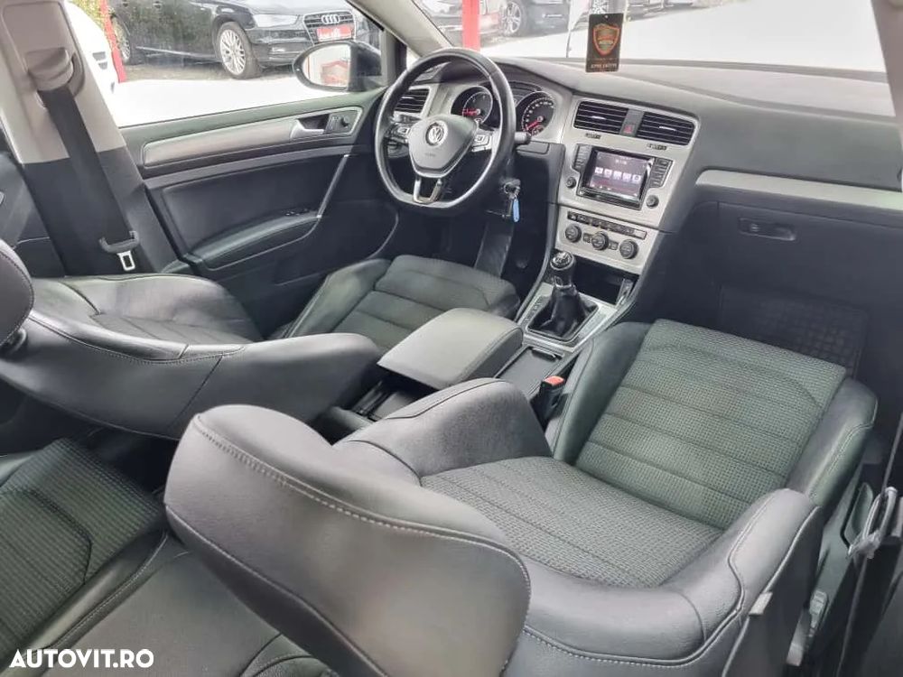 Volkswagen Golf - 14
