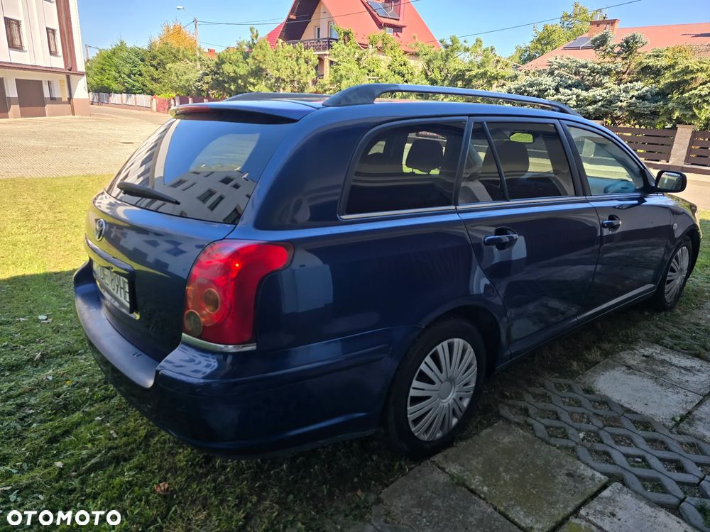 Toyota Avensis - 4