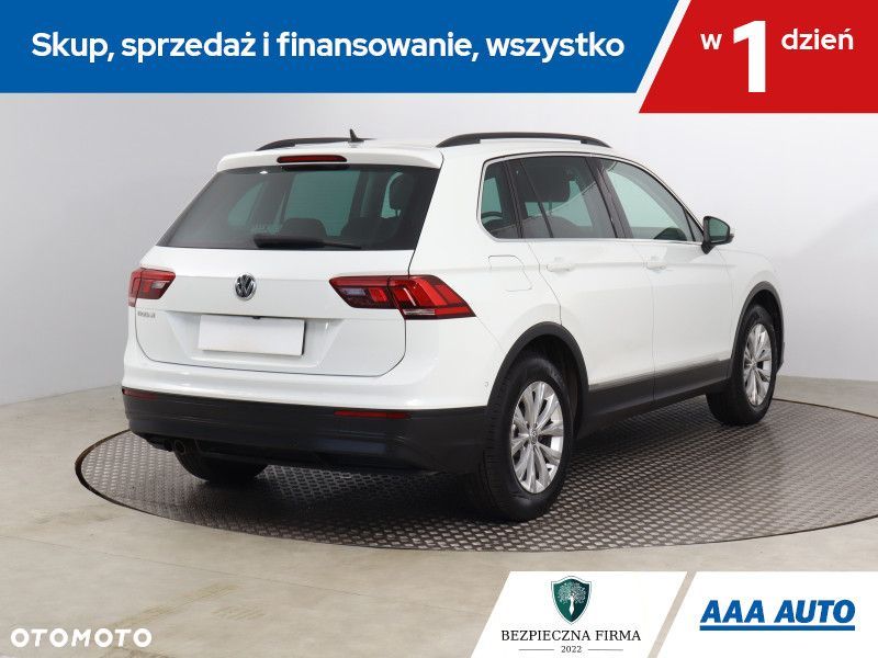 Volkswagen Tiguan - 6