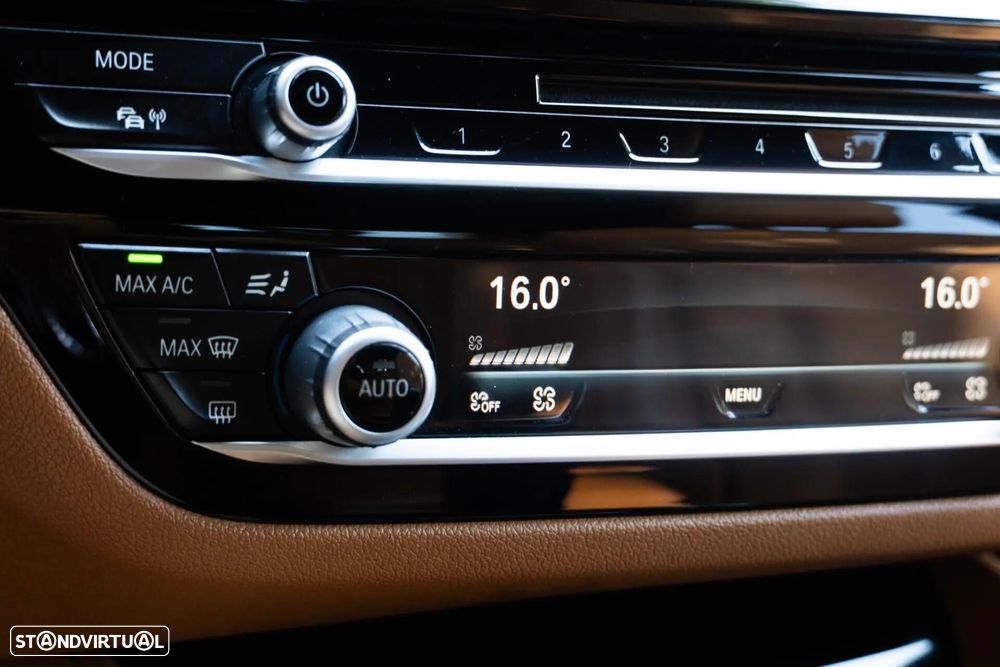 BMW 520 d Pack Desportivo M Auto - 28
