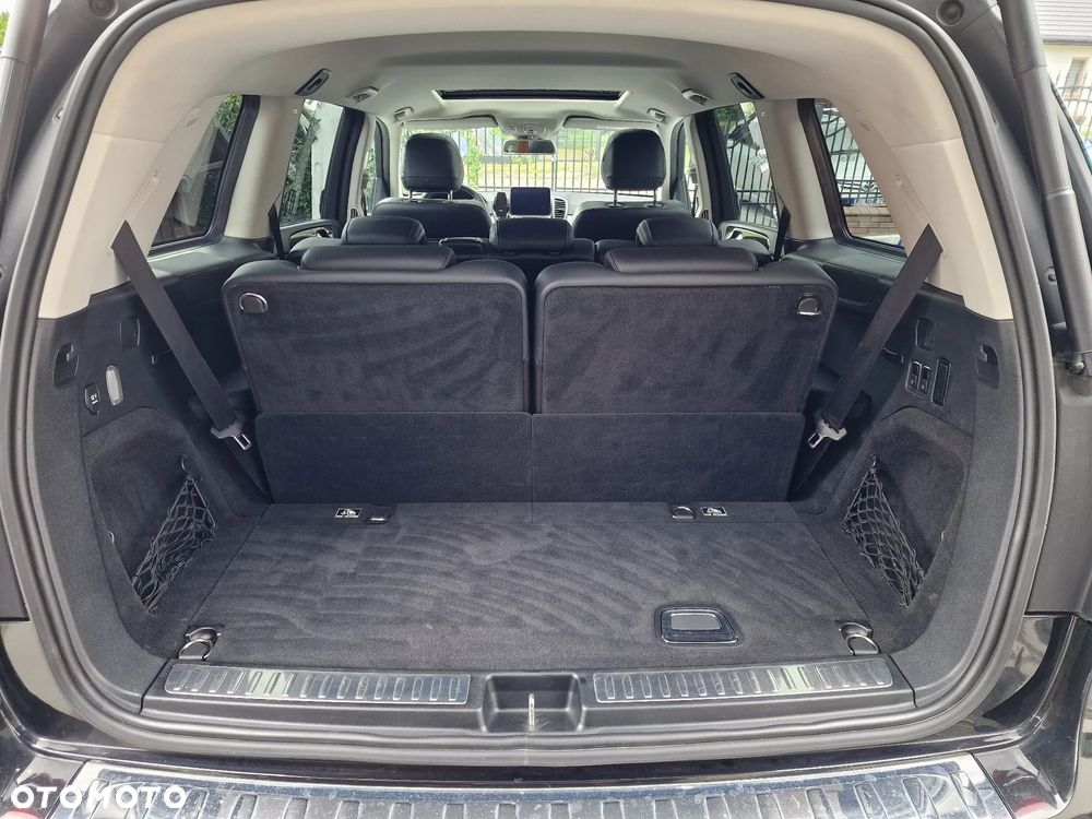Mercedes-Benz GLS - 11