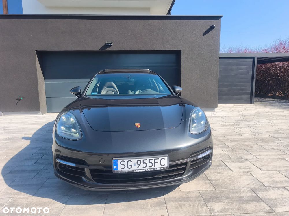 Porsche Panamera - 21