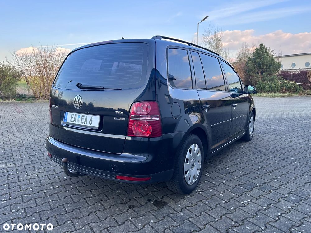 Volkswagen Touran 1.9 TDI DPF BlueMot Highline - 16