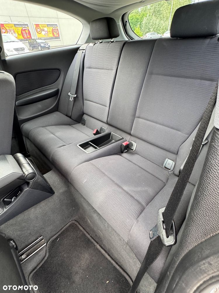 BMW Seria 1 118d DPF - 13