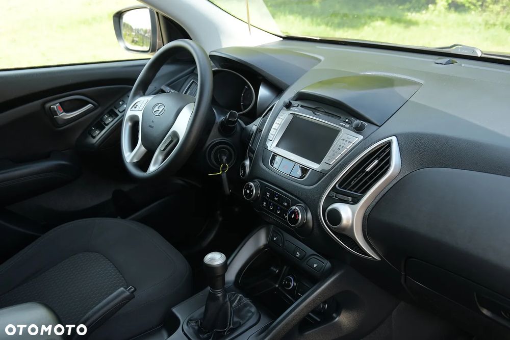 Hyundai ix35 2.0 Premium 2WD - 19