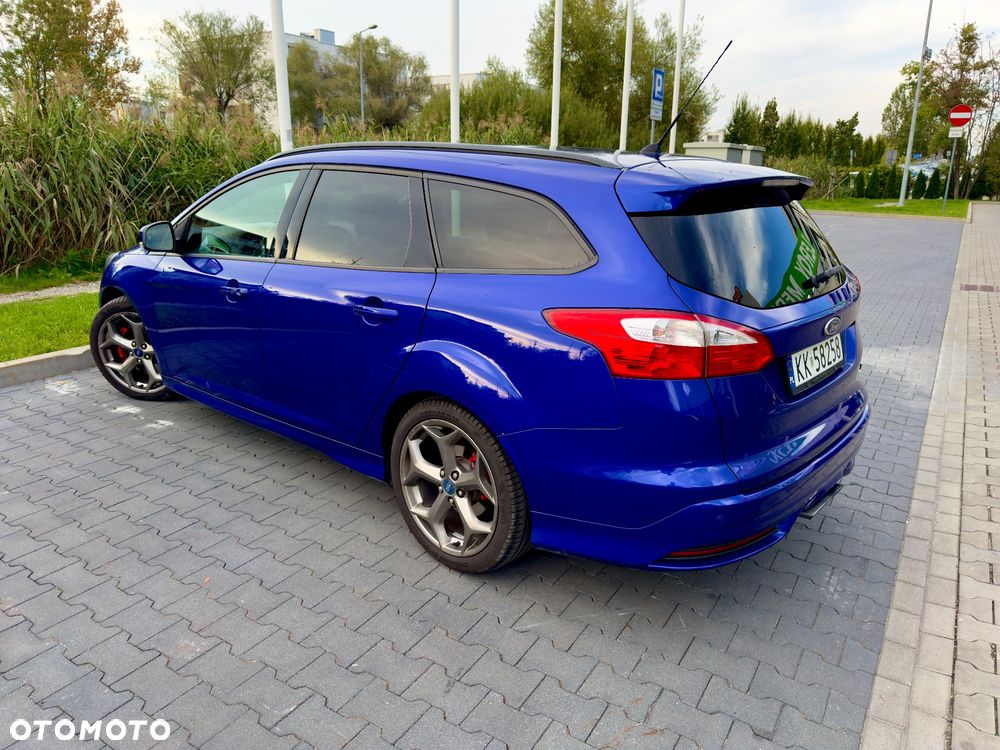 Ford Focus 2012 photo 3