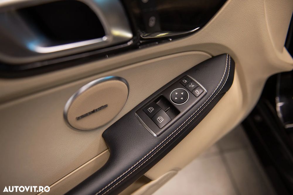 Mercedes-Benz SLC 300 9G-TRONIC - 18