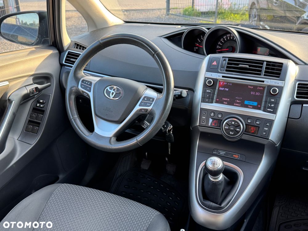 Toyota Verso 2.0 D-4D Prestige - 21
