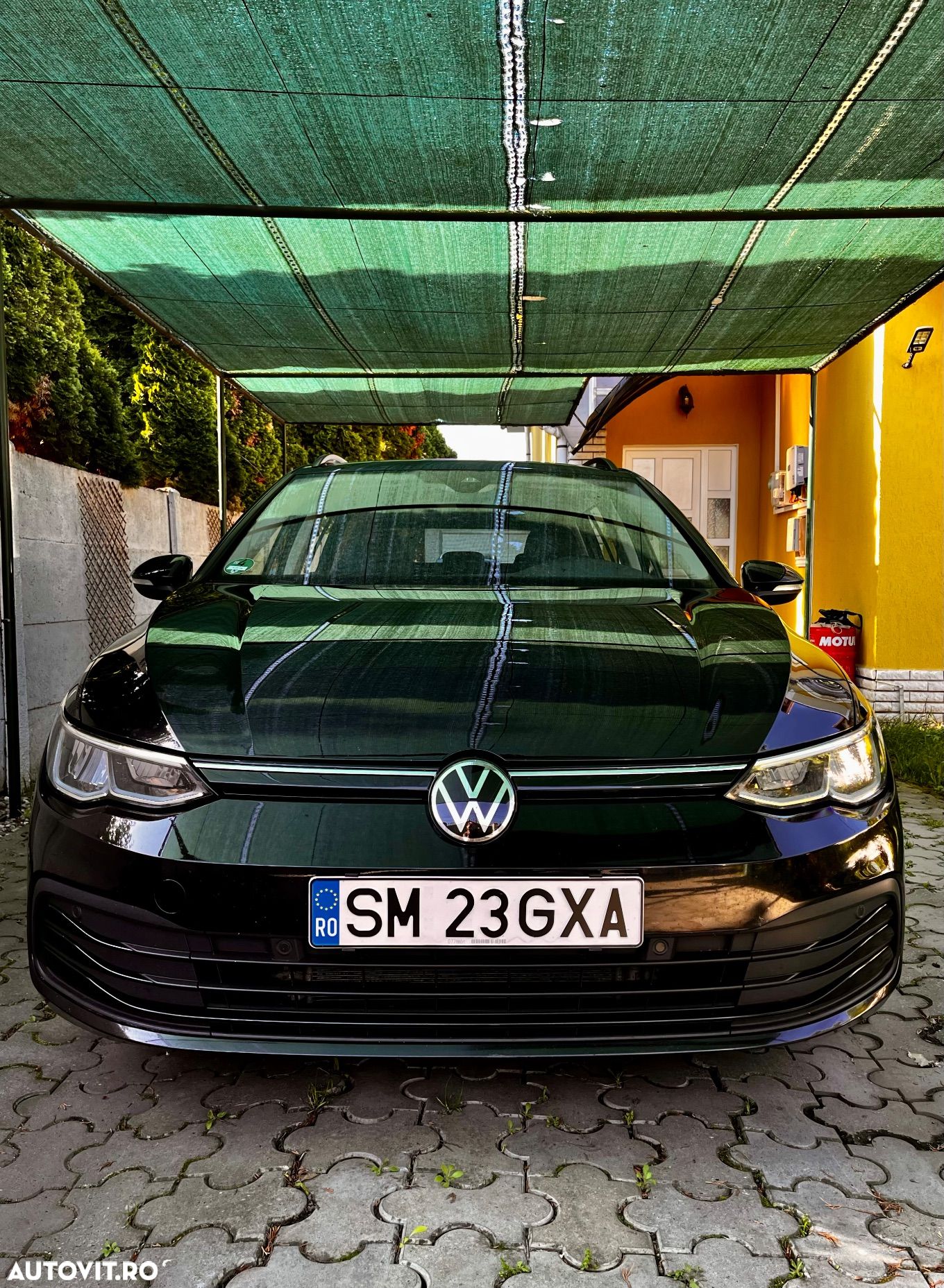 Volkswagen Golf - 1