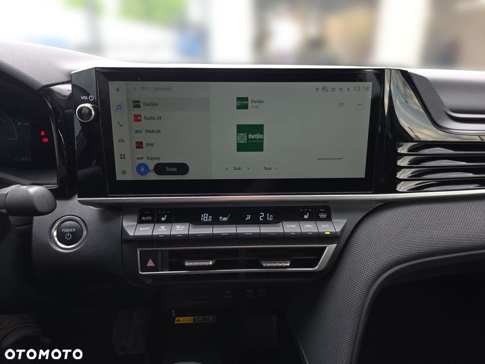 Toyota Camry - 18