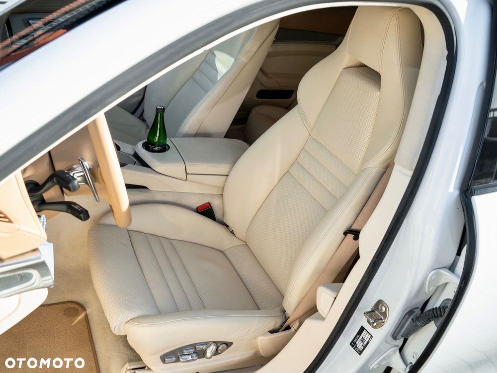 Porsche Panamera GTS PDK - 20