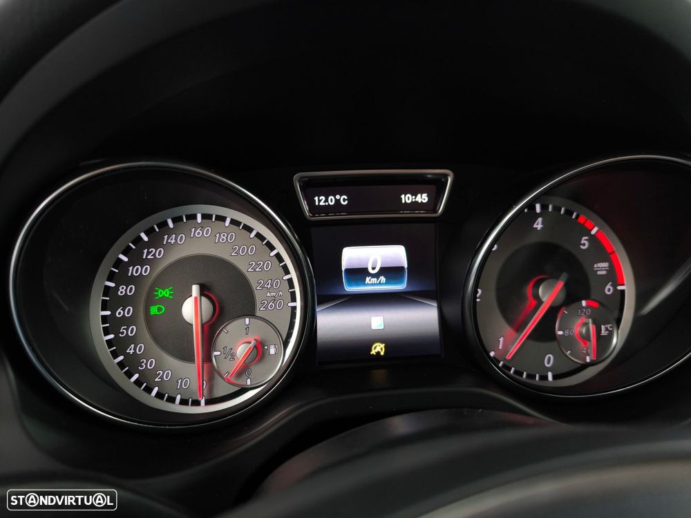 Mercedes-Benz GLA 180 d Urban - 19