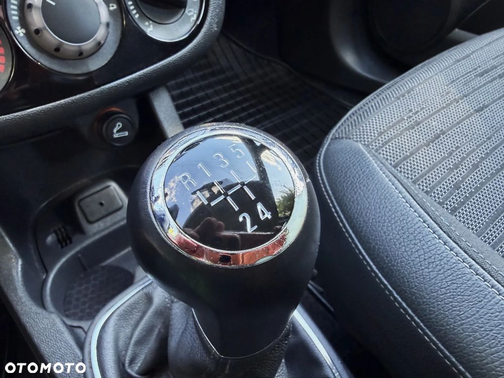 Opel Corsa 1.2 16V Cosmo - 26
