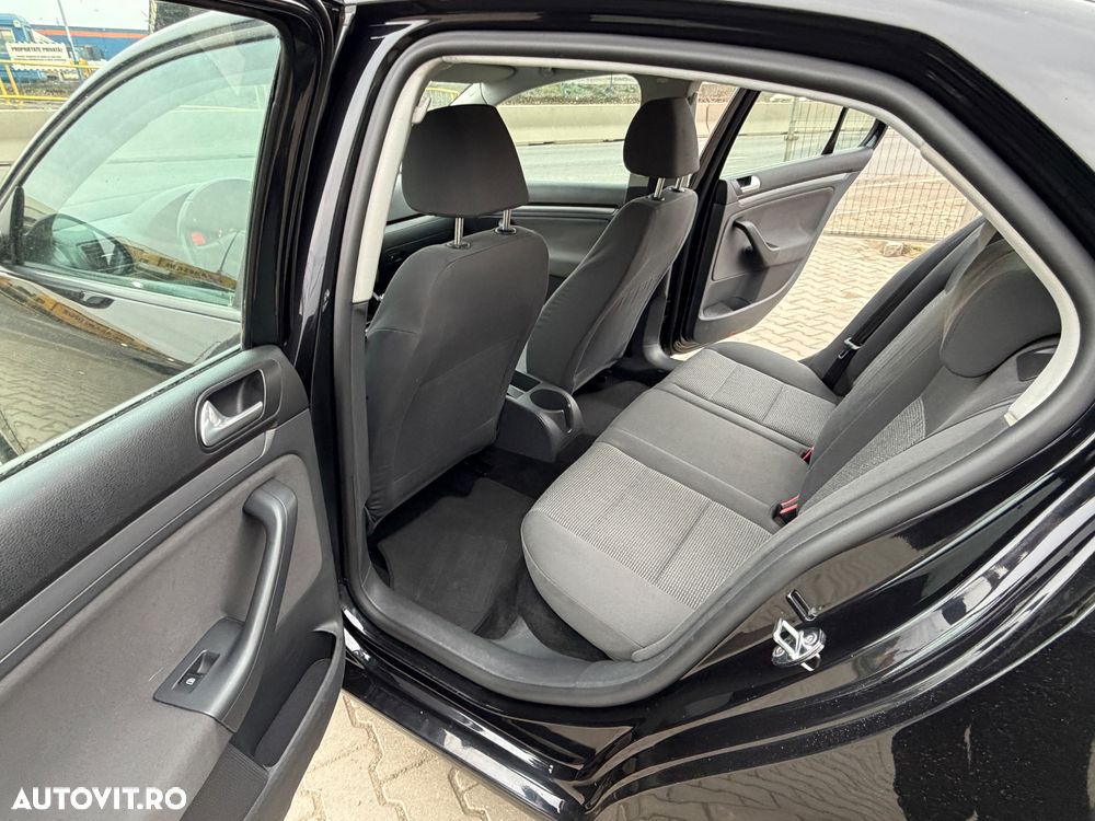 Volkswagen Jetta 1.9 TDI DPF United - 28