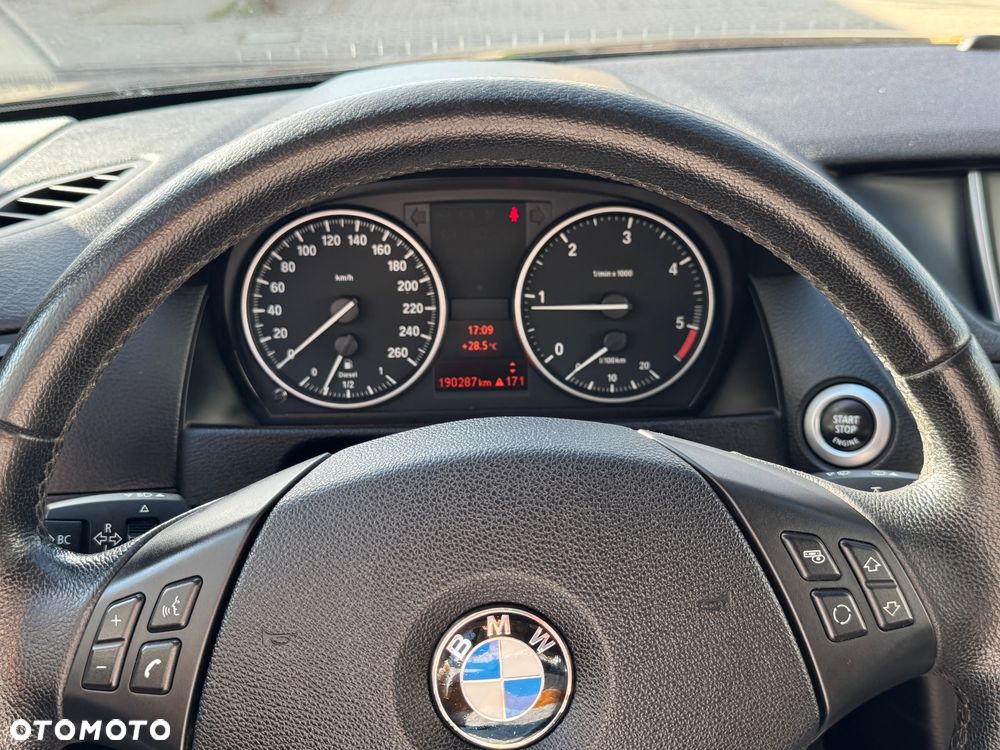 BMW X1 sDrive18d xLine - 19