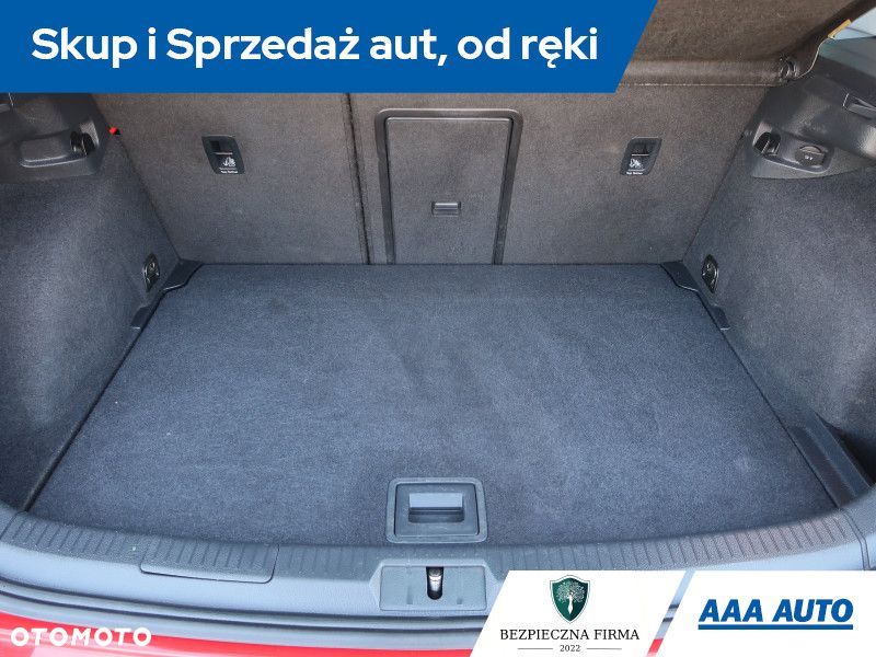 Volkswagen Golf - 14