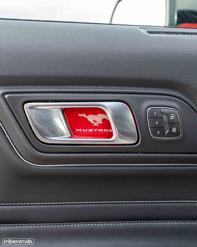 Ford Mustang - 34