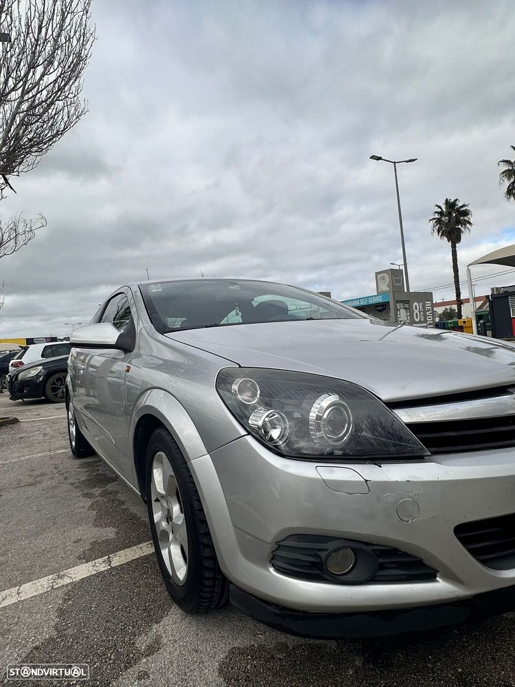 Opel Astra GTC 1.6 - 13