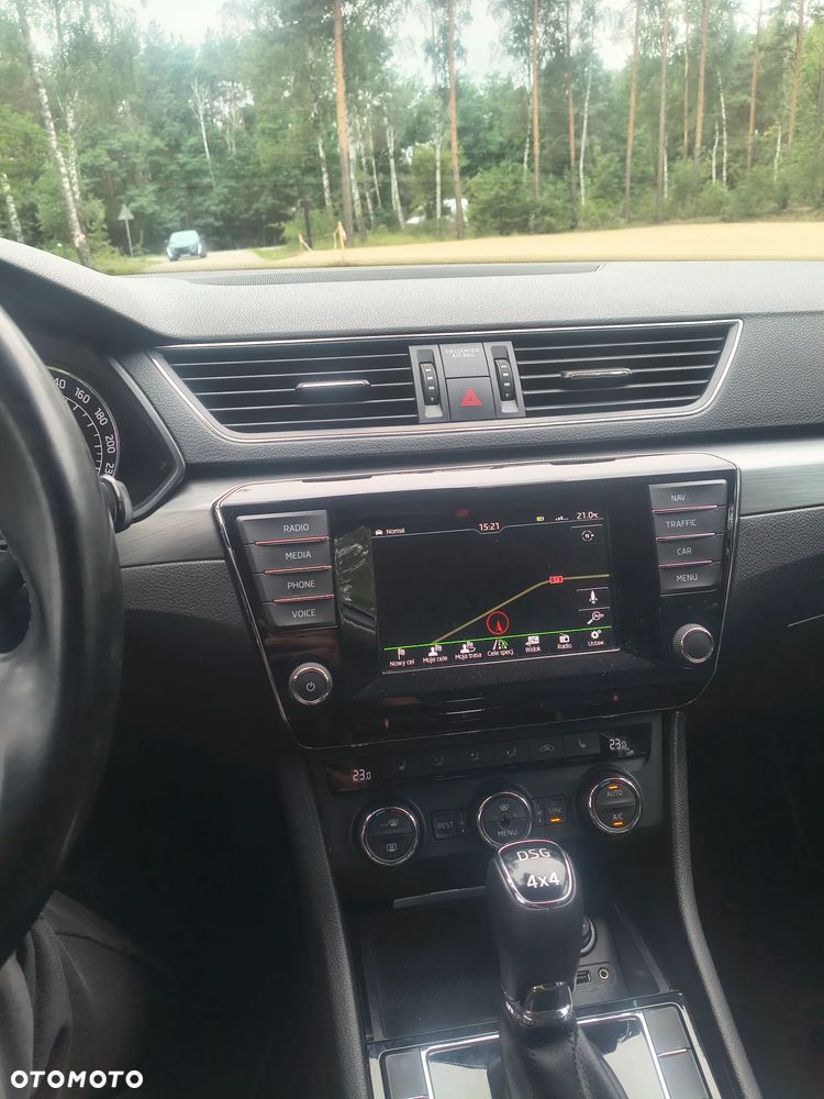 Skoda Superb 2.0 TDI 4x4 Active DSG - 8