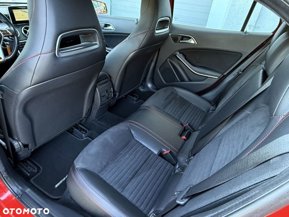 Mercedes-Benz GLA 200 AMG Line - 31