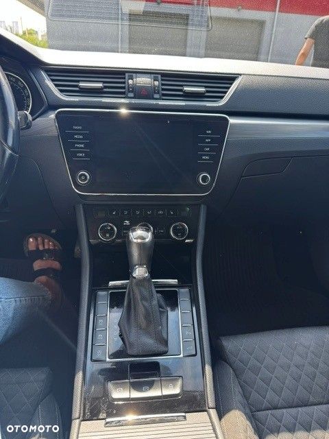 Skoda Superb 2.0 TDI SCR 4x4 Ambition DSG - 8