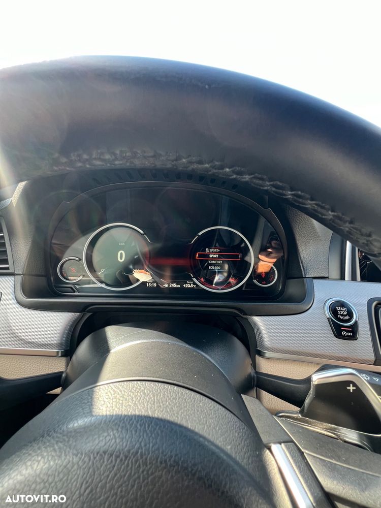 BMW Seria 5 525d xDrive AT - 15