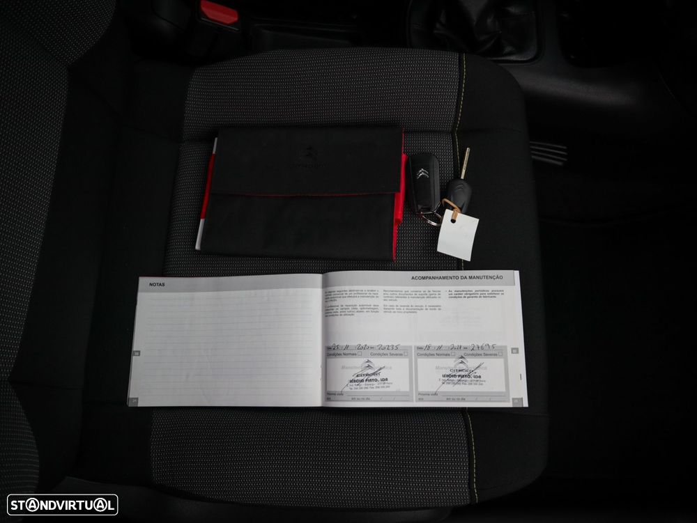 Citroën C3 1.2 PureTech Shine - 36