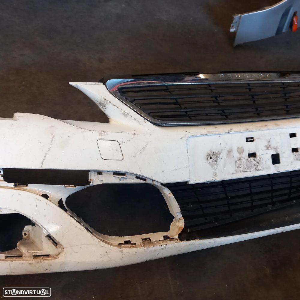 Para-choques da frente Peugeot 308 ano 2016 - 2