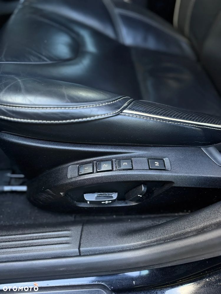 Volvo V40 D4 Drive-E R-Design Kinetic - 24