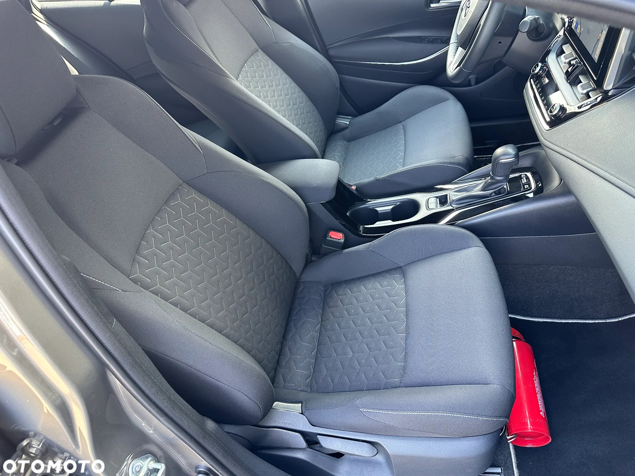 Toyota Corolla 1.8 Hybrid - 30