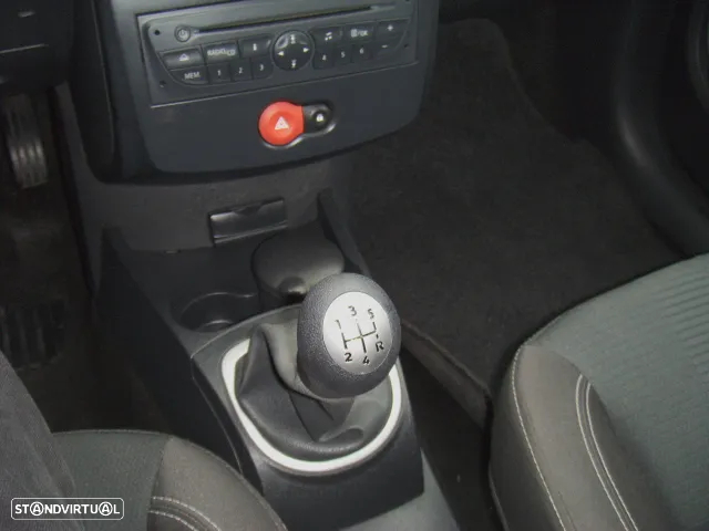 Renault Clio 1.2 16V Dynamique Luxe - 20