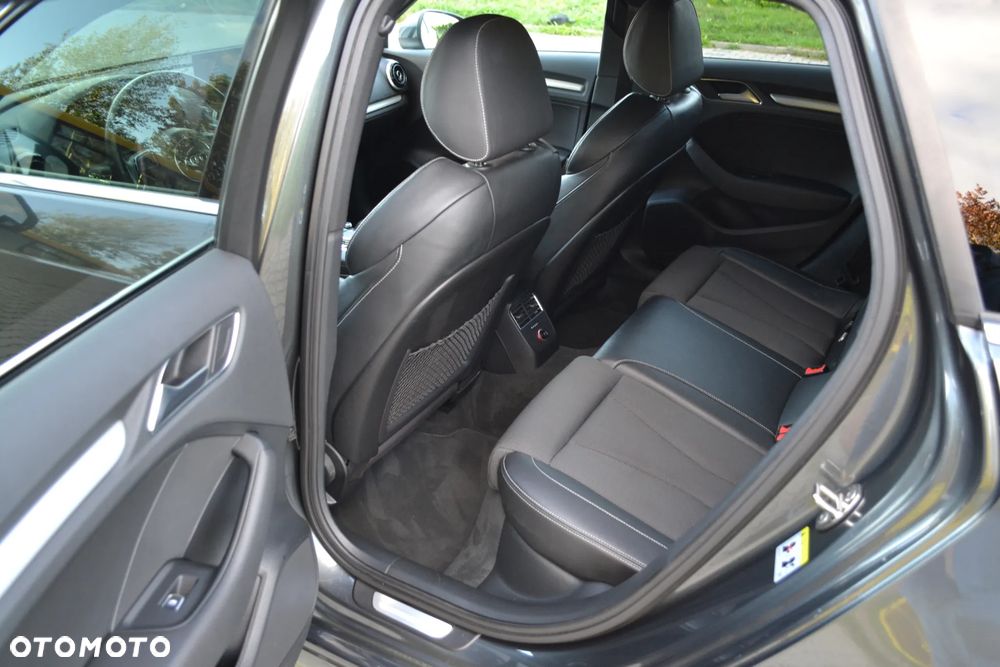 Audi A3 Sportback 2.0 TDI (clean diesel) quattro S tronic S line Sportpaket - 16