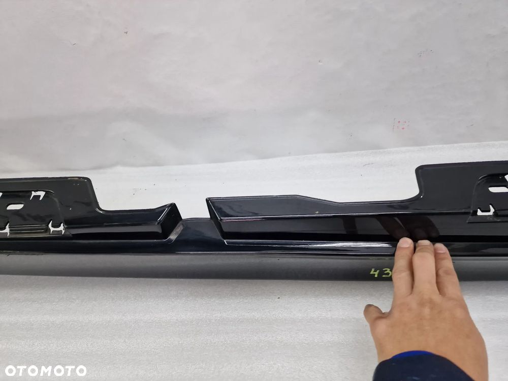 BMW E87 LIFT 07- PRAWA LISTWA PROGOWA PRZEDNIA PRZÓD / NAKŁADKA PROGU , NR 5177-7184354 / 7184354 , NR AUKCJI PR436 - 13
