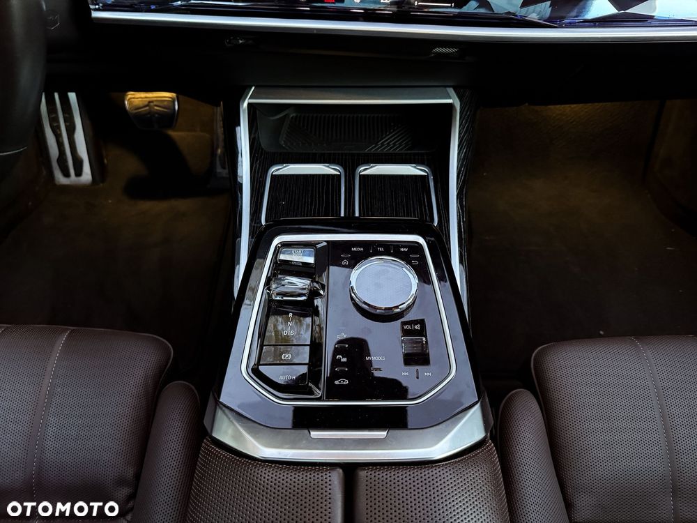BMW Seria 7 740d xDrive - 22