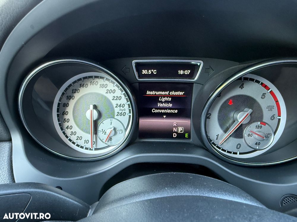 Mercedes-Benz CLA 220 CDI 7G-DCT AMG Line - 28