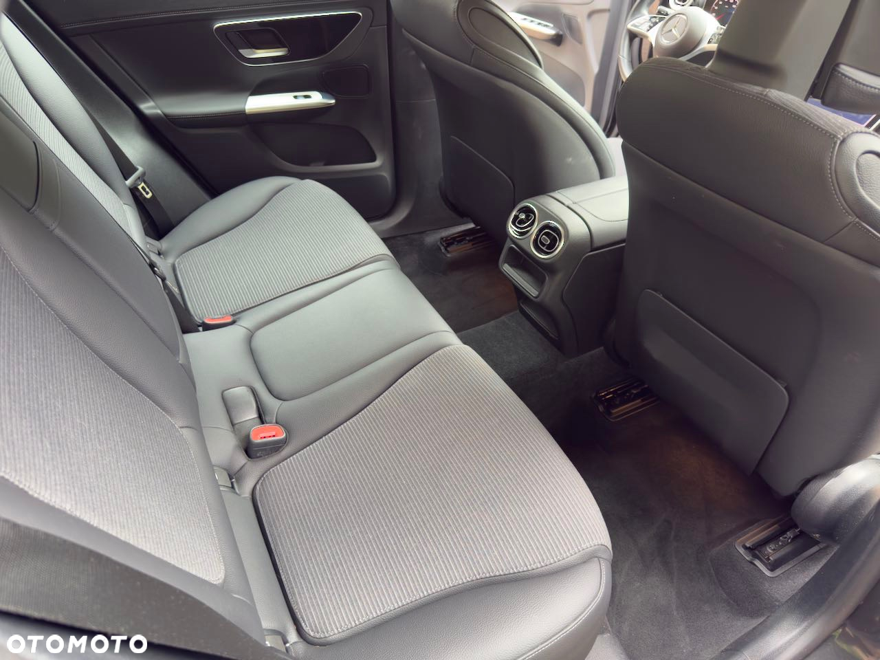 Mercedes-Benz GLC - 29