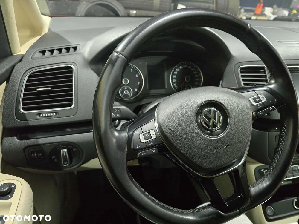 Volkswagen Sharan 2.0 TSI BMT Highline DSG - 20
