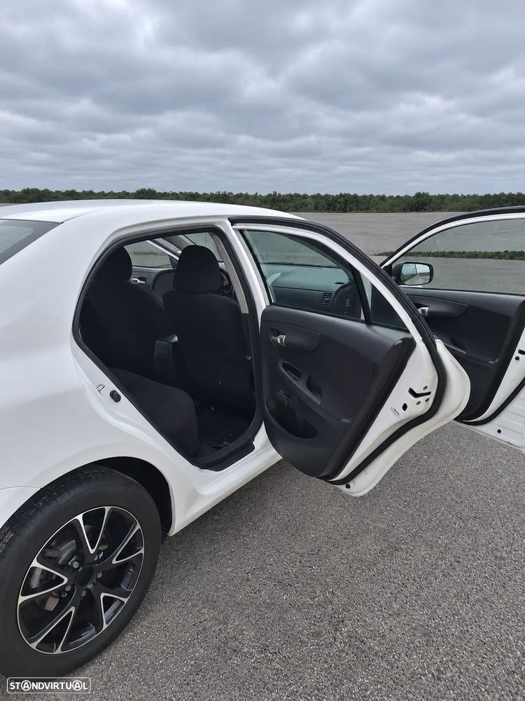 Toyota Corolla 1.4 D-4D Premium Plus - 15