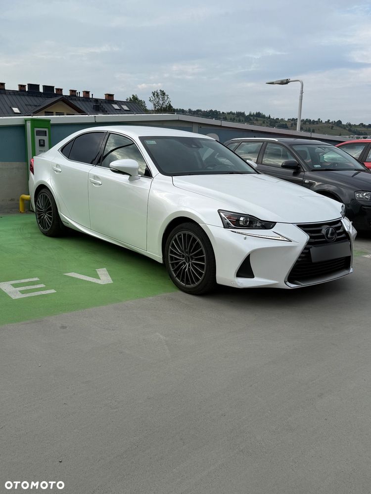 Lexus IS 300h Business Edition - 19