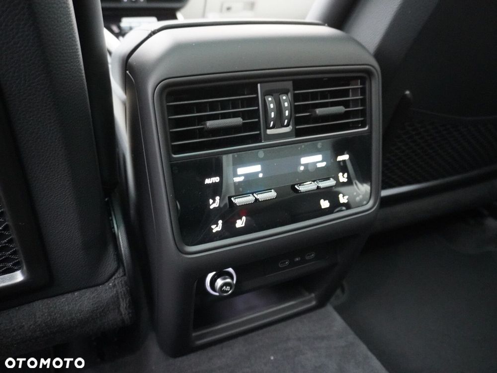 Porsche Cayenne E-Hybrid PHEV Black Edition - 36